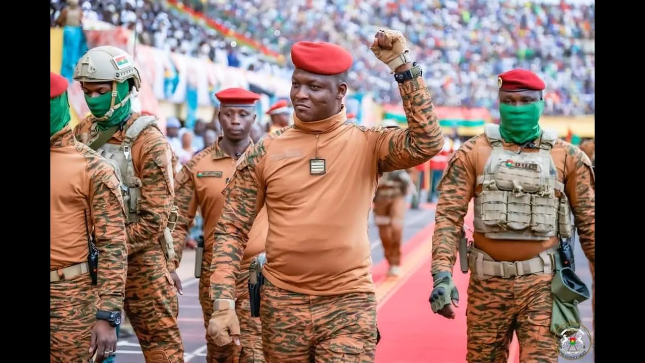 Ibrahim Traoré et Emmanuel Macron : Qu’est-ce qui alimente leur relation tendue ? Partie 2
